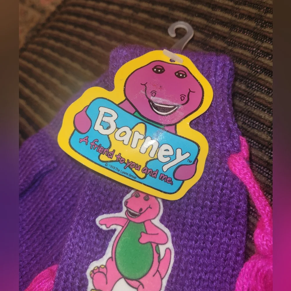 Vintage The Lyons Group Barney 90s kids Purple Knit Mittens NWT 1993
